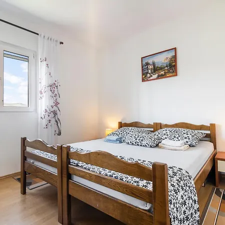 Apartamento With Parking Space Kastel Stafilic, - 24918 Kaštela