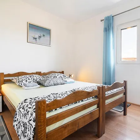 Apartamento With Parking Space Kastel Stafilic, - 24918 Kaštela