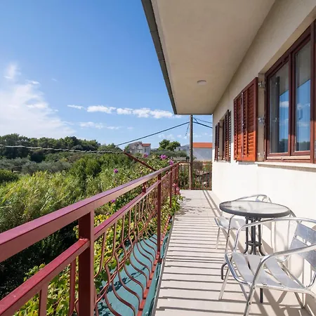 Apartamento With Parking Space Kastel Stafilic, - 24918 Kaštela