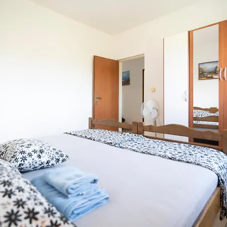 Apartmán With Parking Space Kastel Stafilic, - 24918 Kaštela